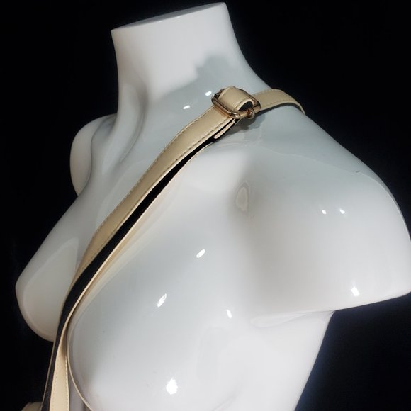 Bei Bao Bao Ivory Faux Leather Circular Round Cross-Body bag with Gold Hardware - Picture 4 of 14